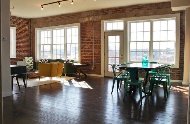 Building Photo - Frankford Lofts