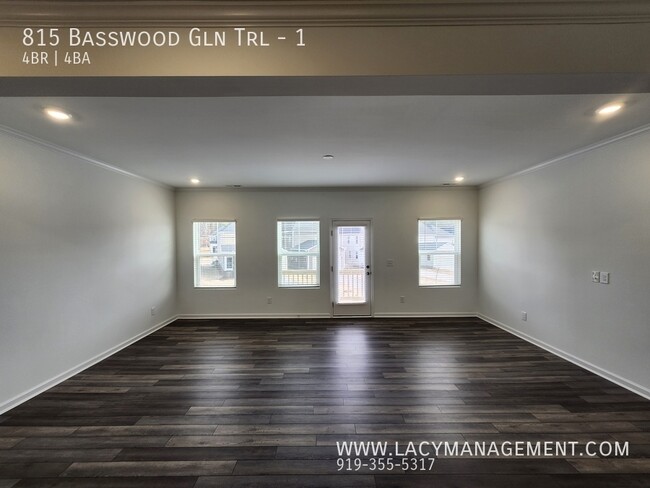 Building Photo - 815 Basswood Gln Trl