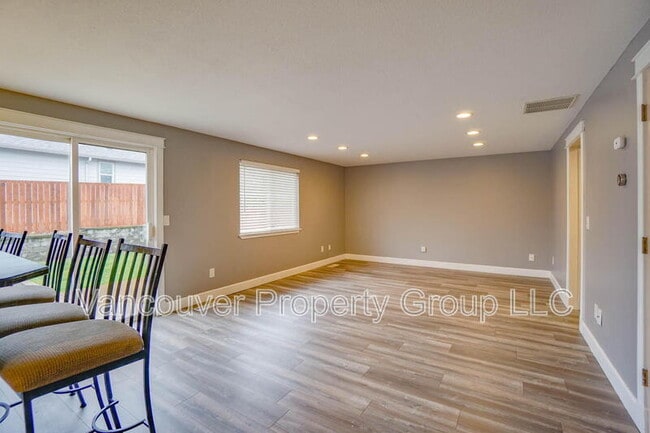 Building Photo - 5606 NE 48th Ave