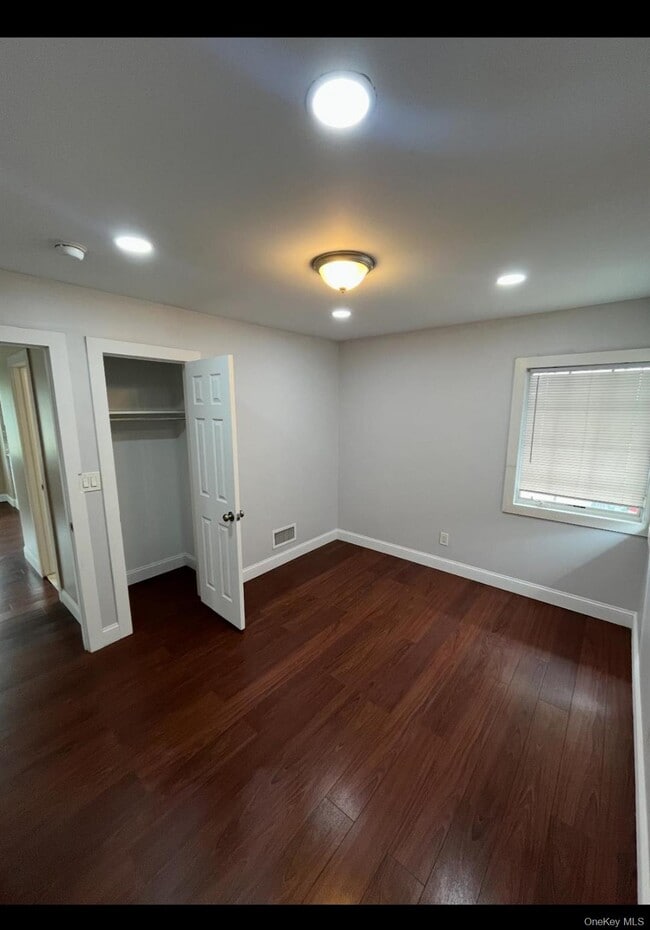 Building Photo - 476 Whittier Ave