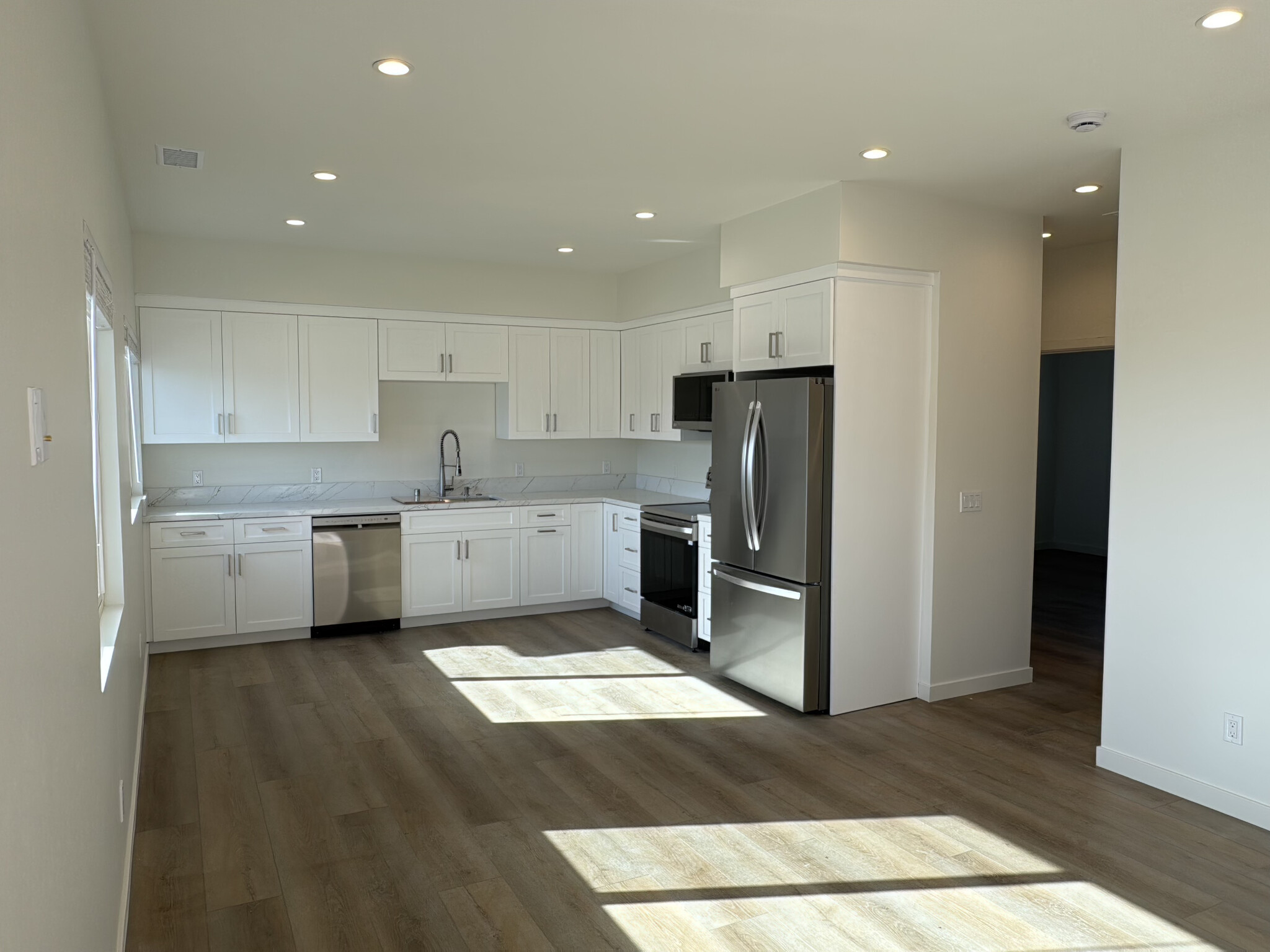 Kitchen - 4692 Craigie St