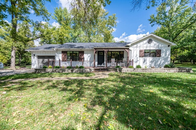 Building Photo - 502 N Strawn Rd