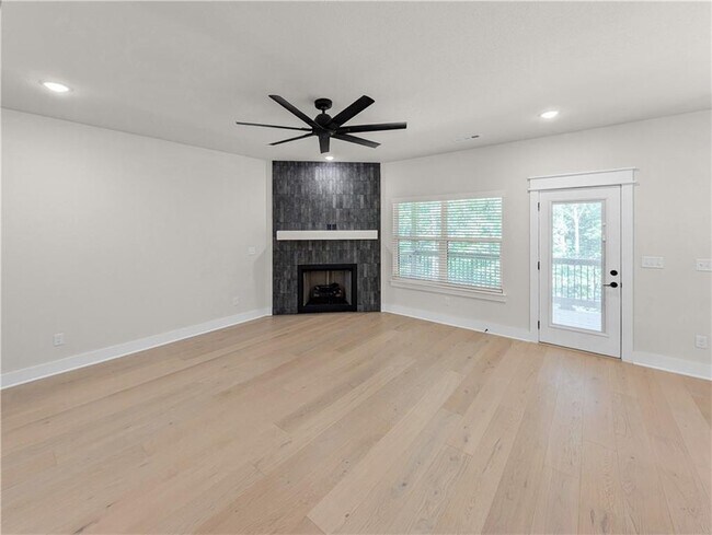 Building Photo - 30 Benwick Ln