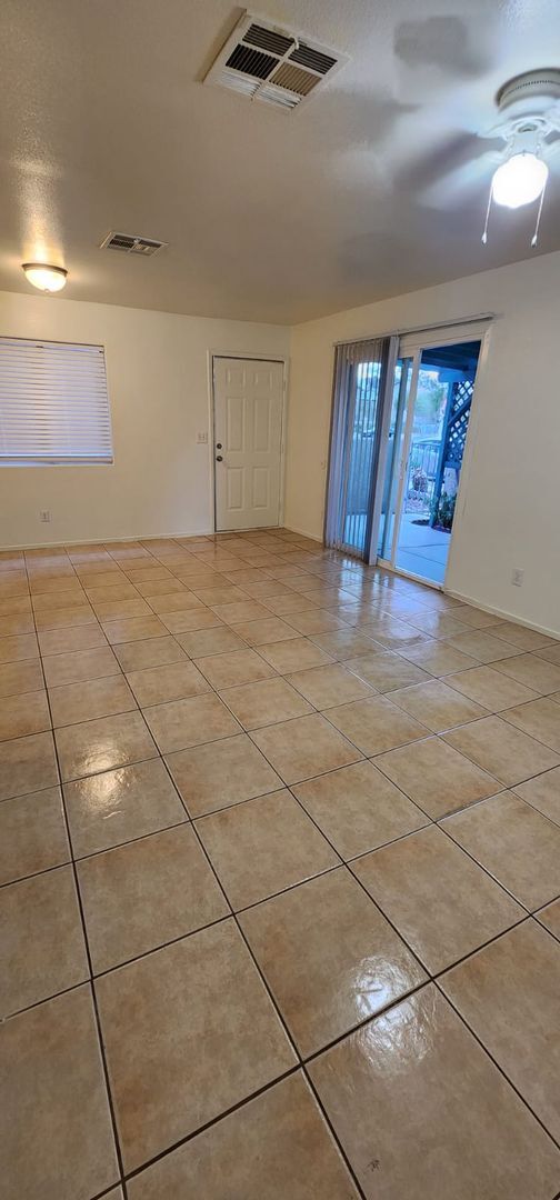 Building Photo - Beautiful 3-Bed, 2.5-Bath Home in Las Vegas