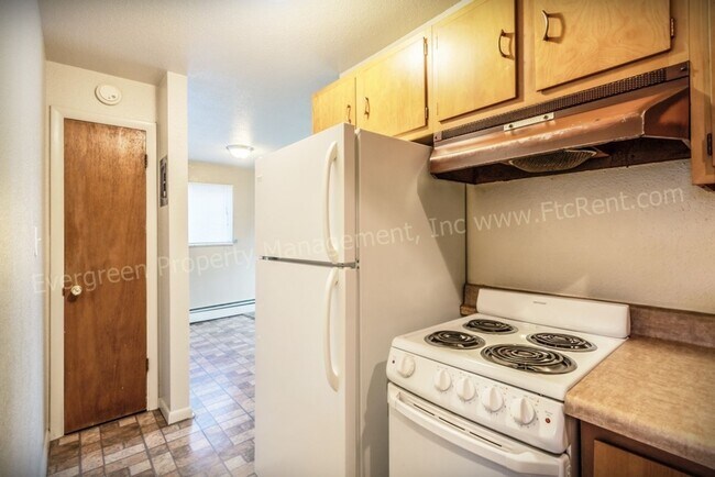 Building Photo - 1301 Burton Ct