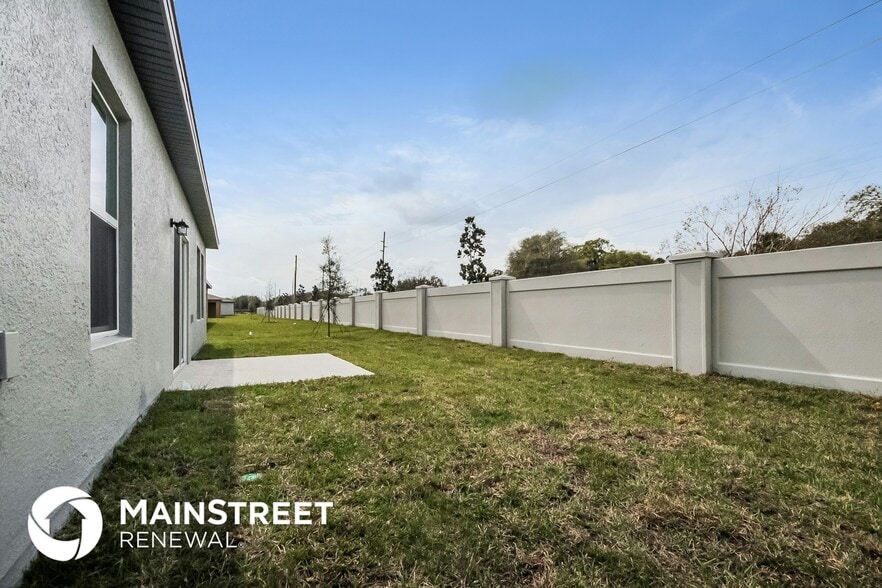 Building Photo - 104 Hidden Lk Lp