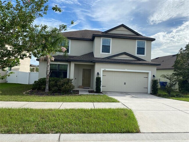 Primary Photo - 610 Silverthorn Pl