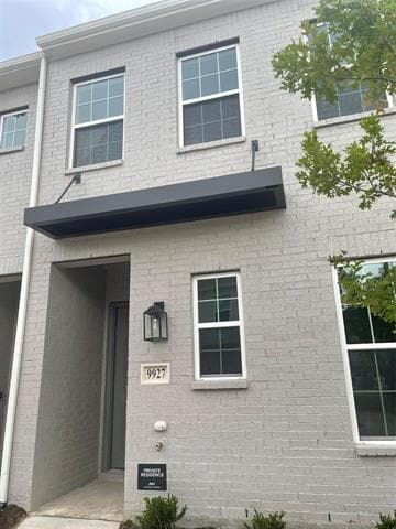 Building Photo - 9927 Schramm St