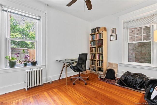 Building Photo - 506 Orange St