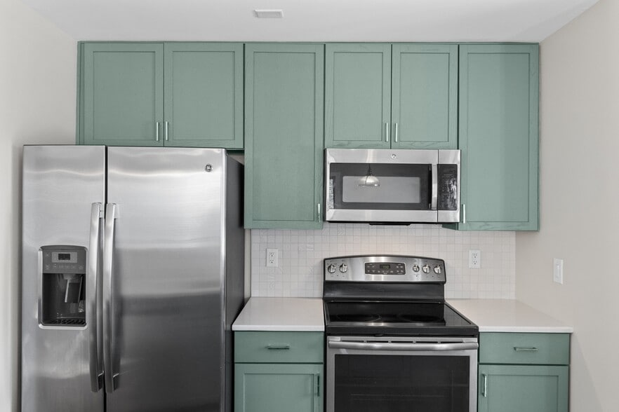 Building Photo - 705 W North St