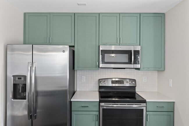 Building Photo - 705 W North St