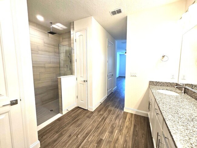 Building Photo - *****STUNNING 4/2 HOME IN PALM BAY****