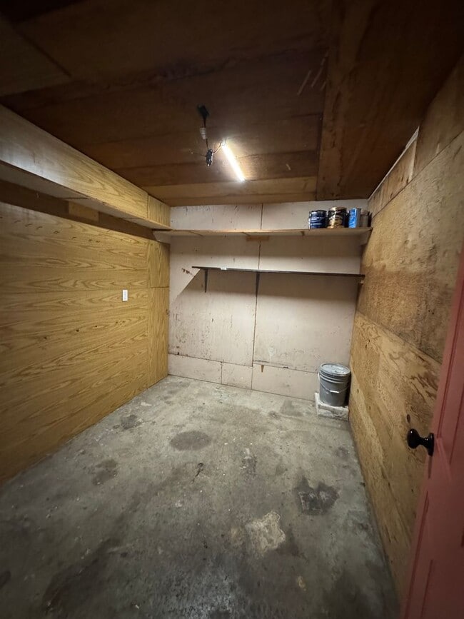 Building Photo - Winston 3 bedroom 2 bath with large storage shed and carport