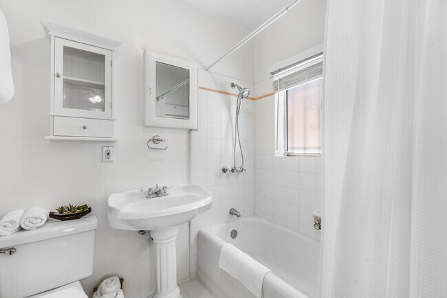 Renovated bathroom - 1926 3rd St