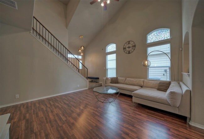 Building Photo - 8809 White Ibis Dr