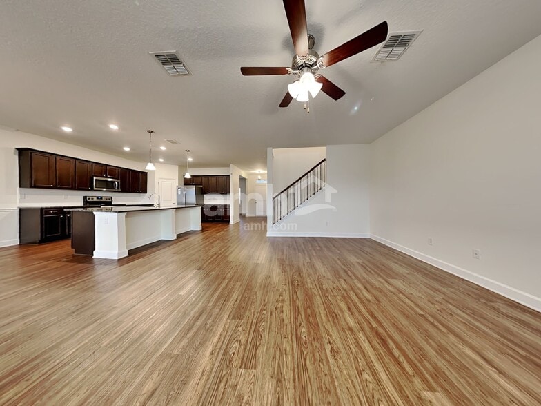 Building Photo - 646 Welcome Home Dr