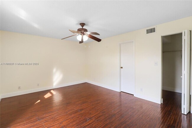 Building Photo - 8421 Lagos De Campo Blvd