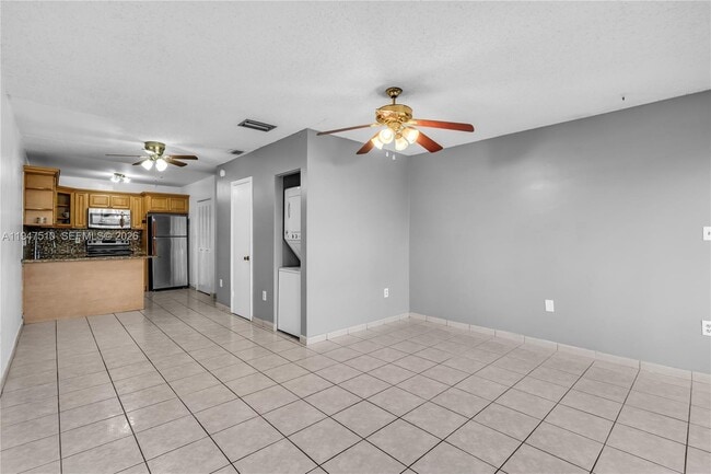 Building Photo - 1750 W 56th St