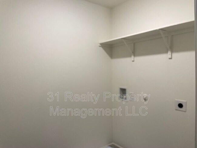 Building Photo - 1911 Chapel Hl Rd