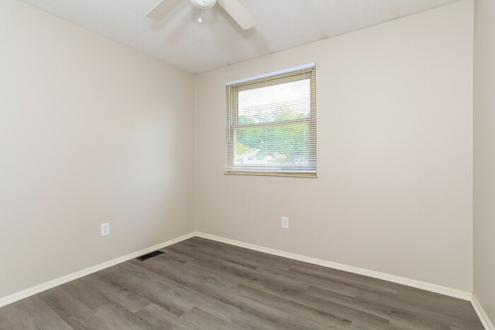Building Photo - 4116 Calumet Cir