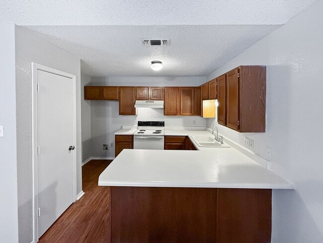 Building Photo - 832 Mirabell Ct