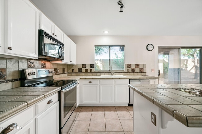 Building Photo - 4036 E Melinda Ln