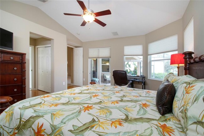 Building Photo - 275 Dahlia Ct