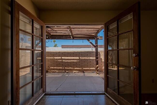 Building Photo - 2650 S Los Amigos Dr