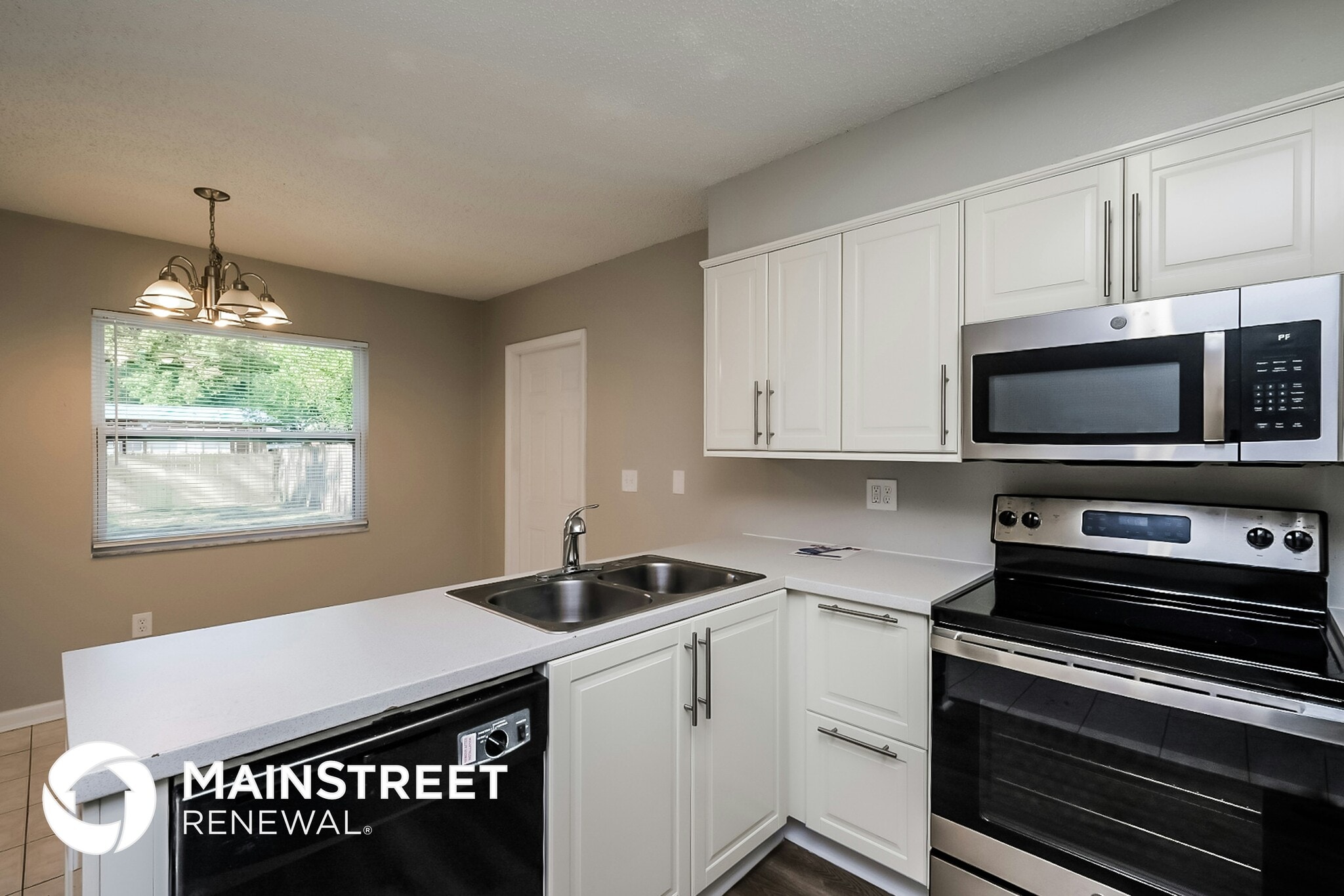 Building Photo - 7014 N Palmetto Ln