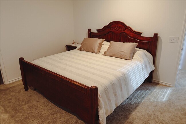 Building Photo - 15173 Canyon Rapids Rd