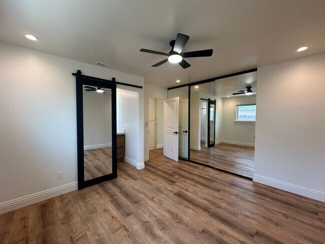 Building Photo - 731-731 Reef Dr