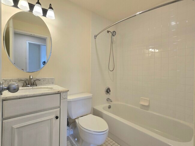 Building Photo - 123 Mamaroneck Ave