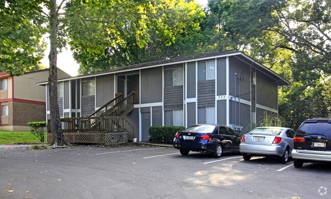 Building Photo - 733 Pointe Ct