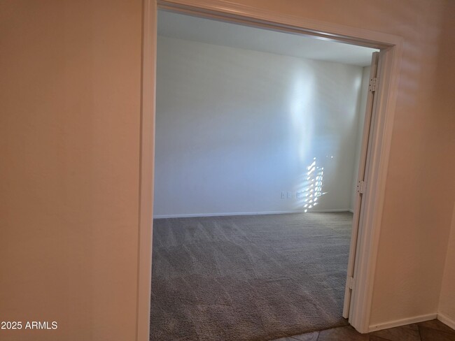 Building Photo - 1162 E Springfield Pl