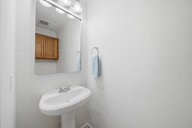 Building Photo - 32334 Summer Park Ln