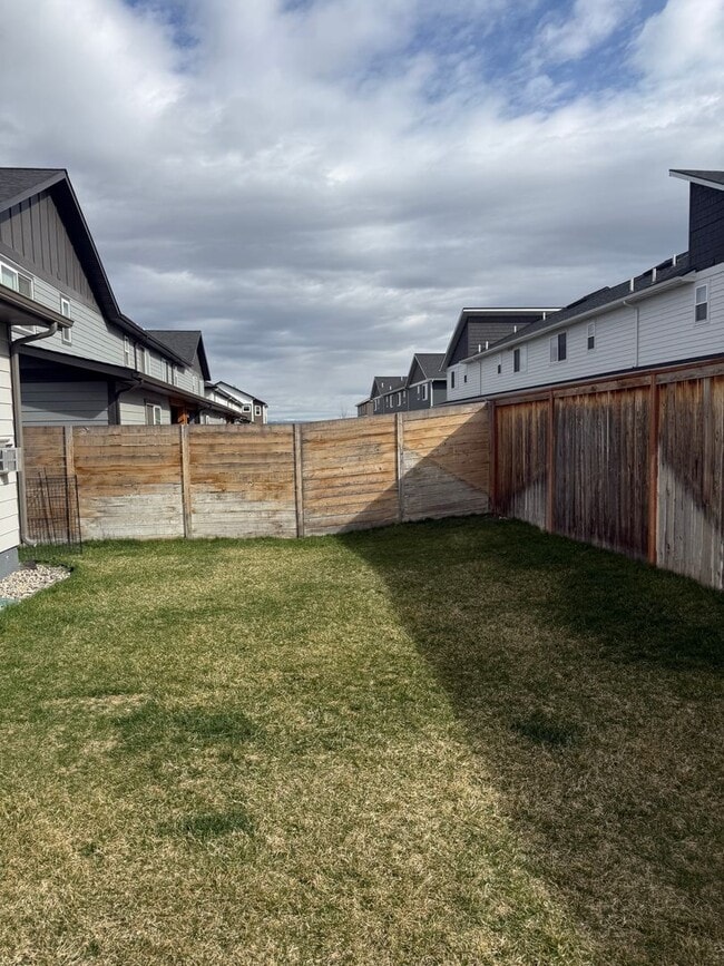 Building Photo - 704 Black Diamond St