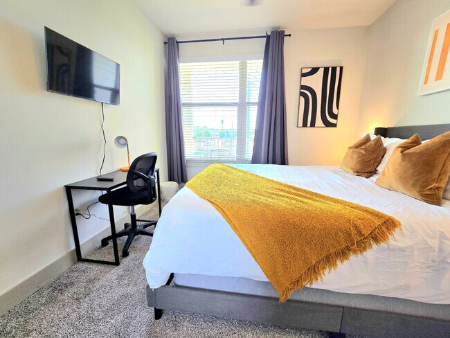 Building Photo - 10550 N Central Expy