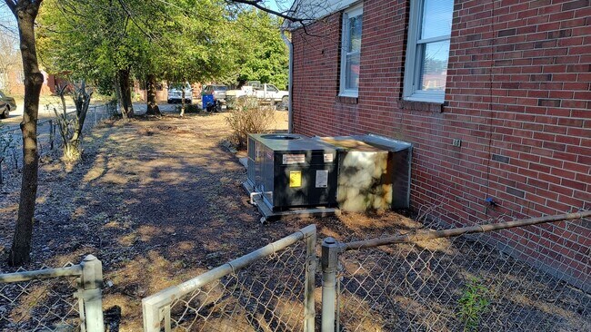 Building Photo - 5111 Palmetto Ln