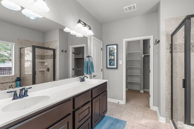 Building Photo - 420 Wild Rose Dr