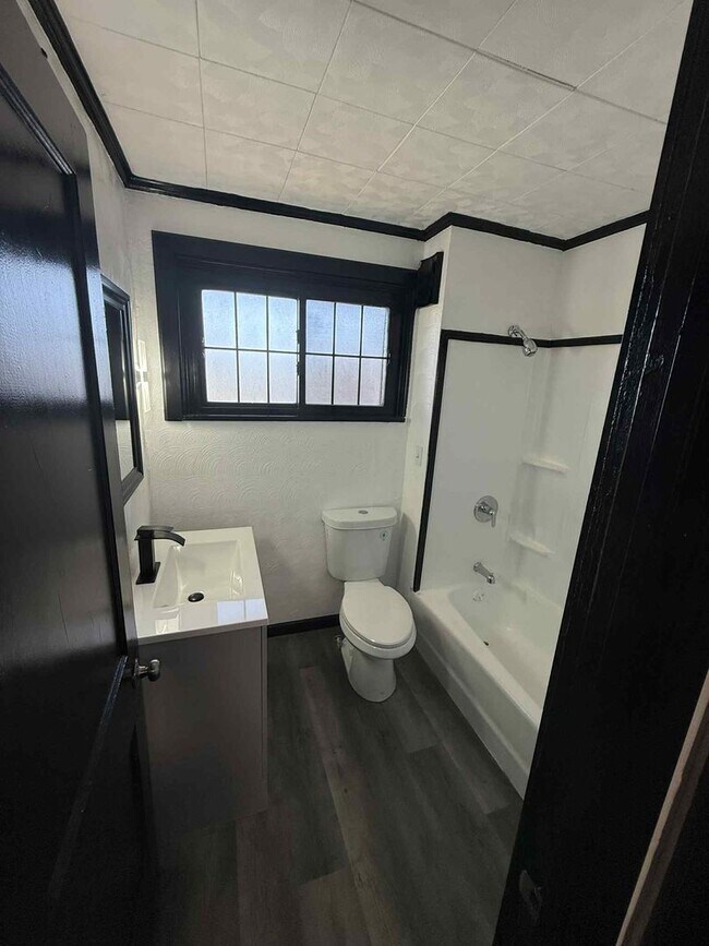 Building Photo - Newly updated 3 bedroom house in Duquesne!