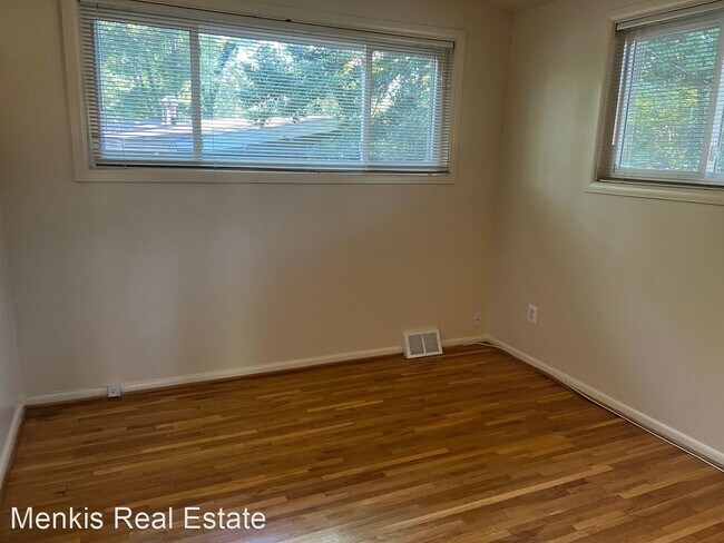 Building Photo - 3 br, 2 bath House - 3906 Denfeld Avenue