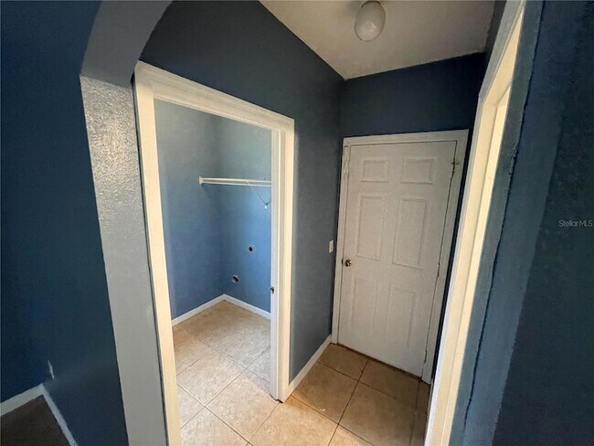 Building Photo - 526 Elbridge Pl