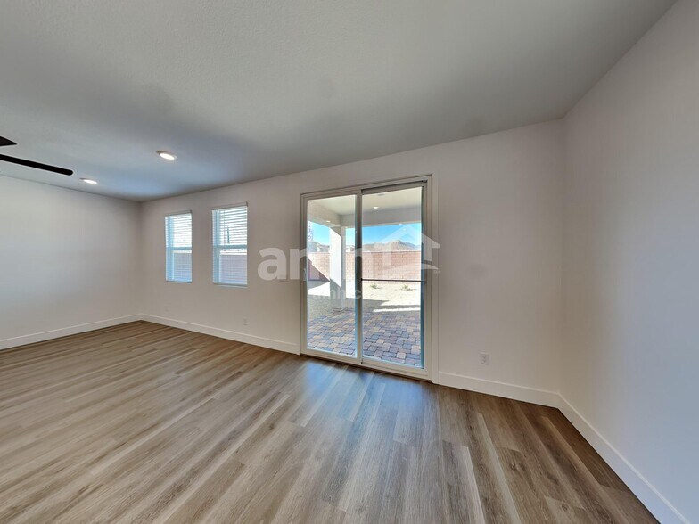 Building Photo - 11083 S Sanaco Ct