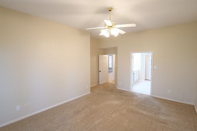Building Photo - 22719 Sierra Lake Ct