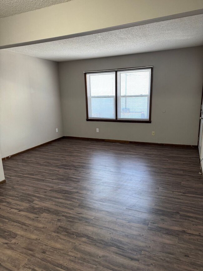 Building Photo - 1BR/1BA East Campus - Short Distance to Campus!!