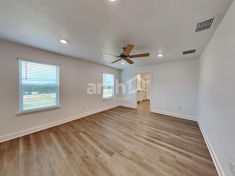Building Photo - 37764 Dusty Saddle Ln