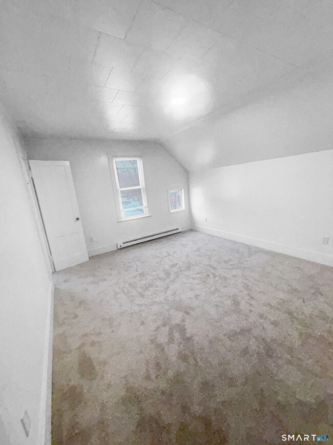 Building Photo - 1235 Bank St