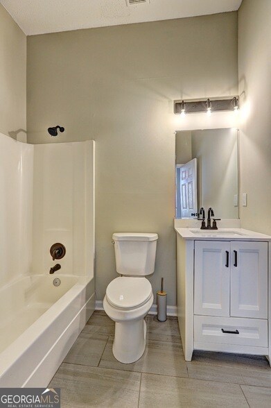 Building Photo - 123 S Broad St