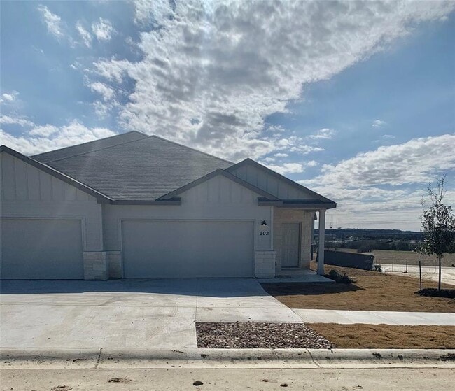 Primary Photo - 202 Dodge Rd