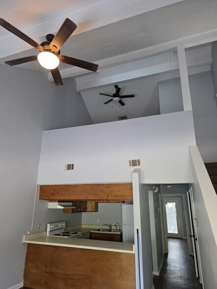 Building Photo - 1259 Orange Ave E